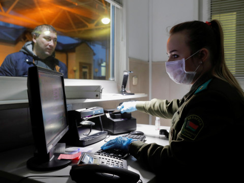 Абмежаванні на выезд з Беларусі закрануць больш за 125 тысяч чалавек