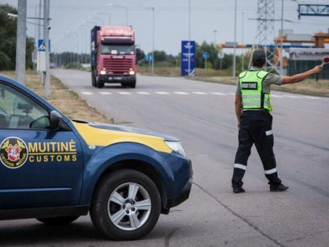 У Літве правяраюць кампаніі, якія падазраюць ва ўвозе санкцыйнай беларускай драўніны праз Азію