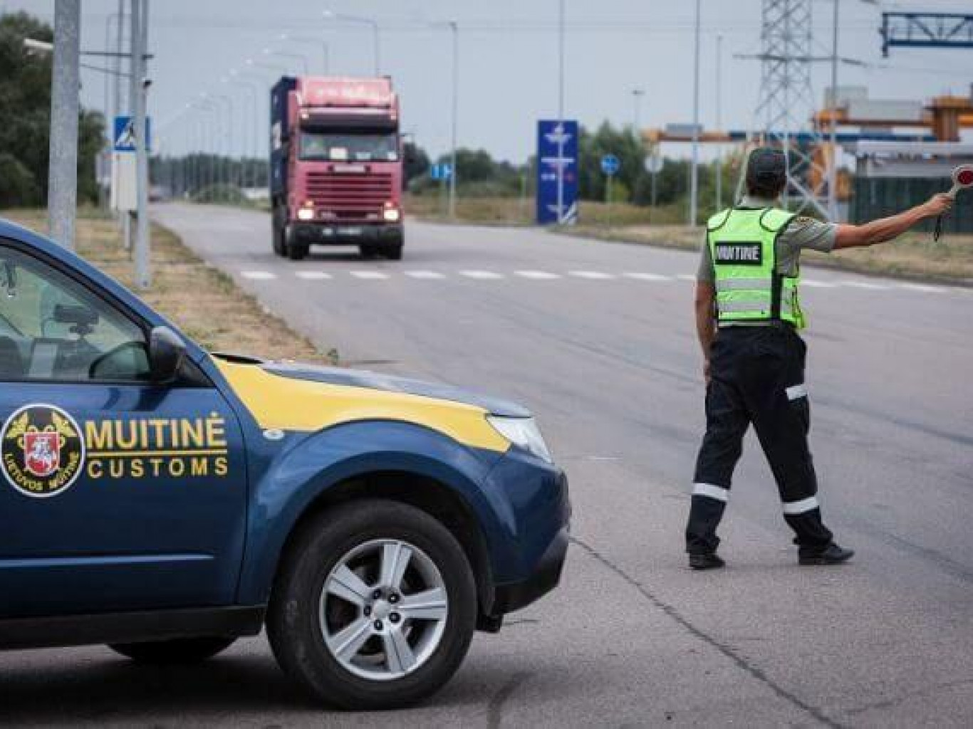 У Літве правяраюць кампаніі, якія падазраюць ва ўвозе санкцыйнай беларускай драўніны праз Азію